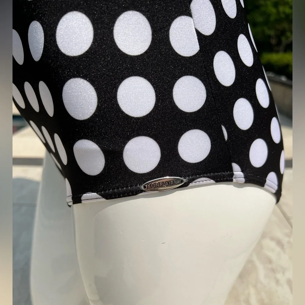 ‼️SALE ‼️ NWT One Piece Swimsuit By Sunflair polkadot with palm print Size 14